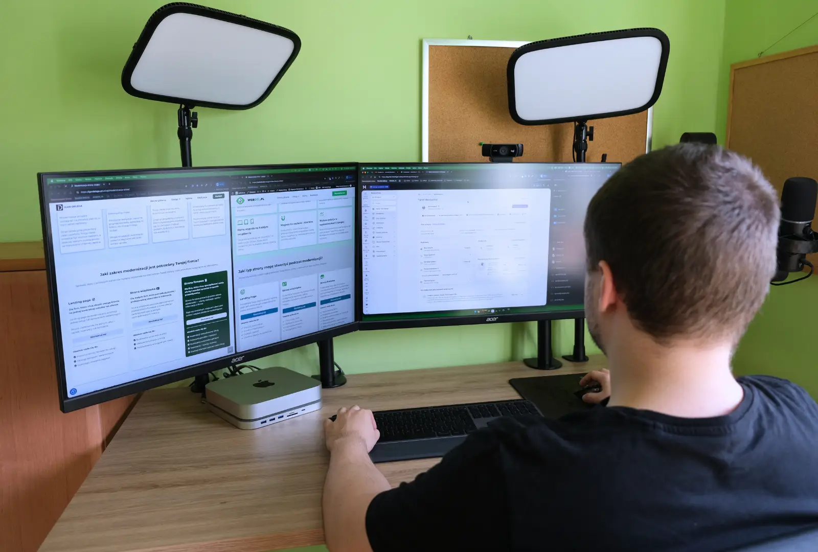 Igor Delega podczas modernizacji strony internetowej klienta